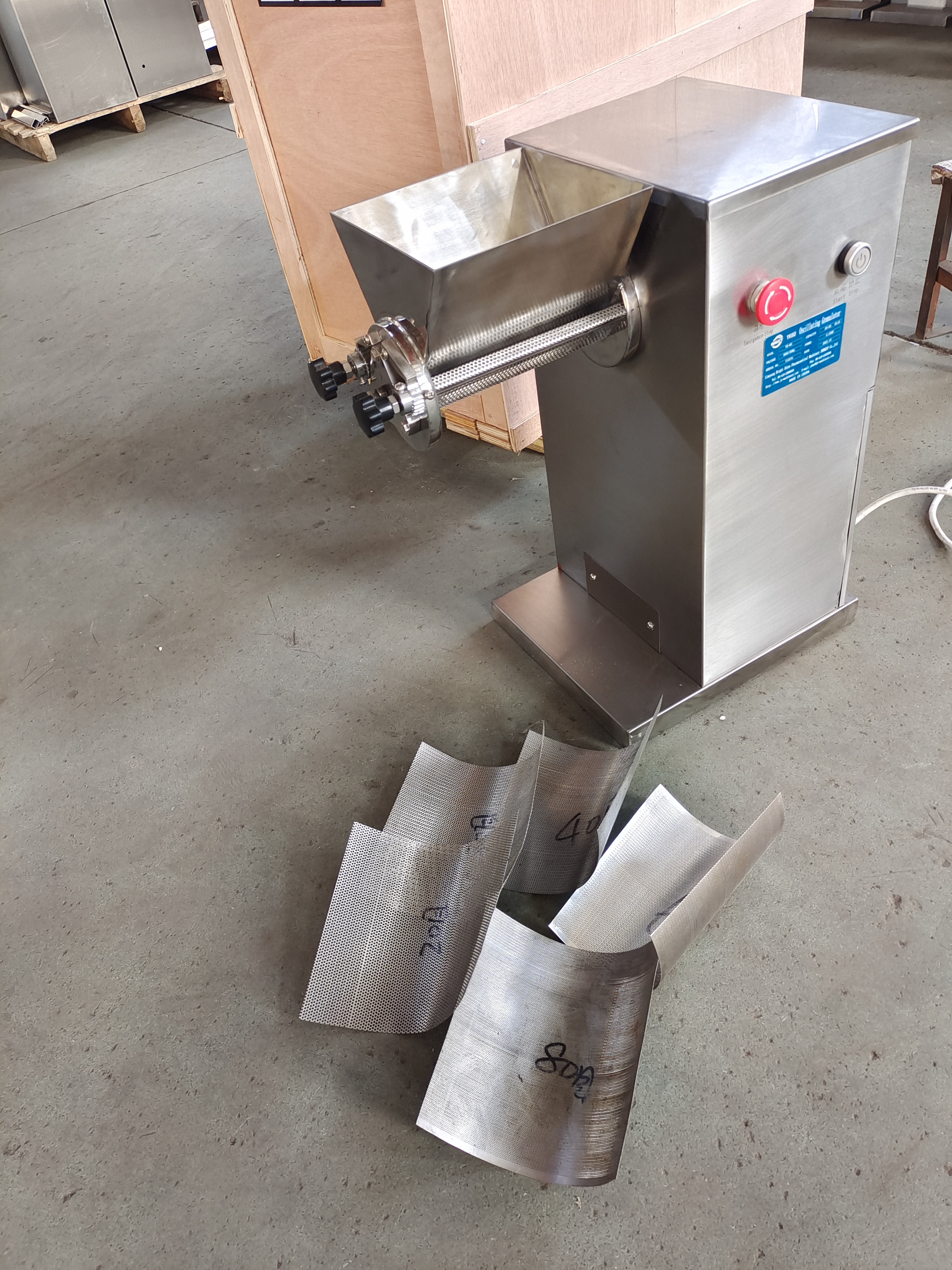 Yk60/90/160 High Quality Granulator machine with SUS304 Stainless Steel GMP Standard for Sale